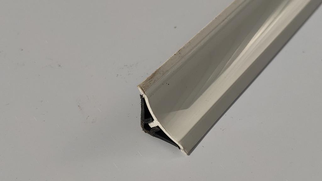 Галтель ПВХ с мягким краем вогнутая 14*14*3м белая 011