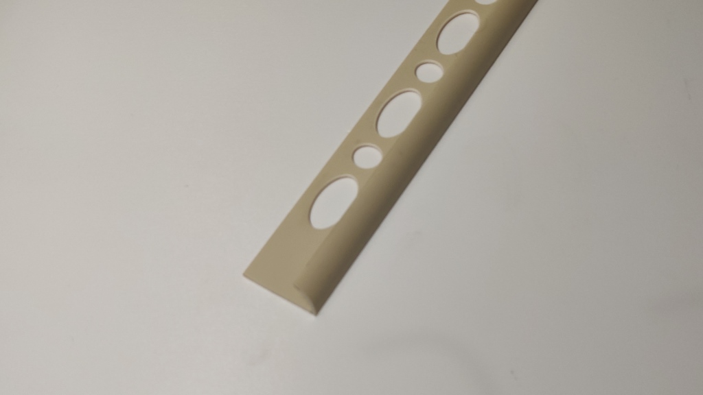 Планка наружная CEZAR 102  слон. кость 12 мм.