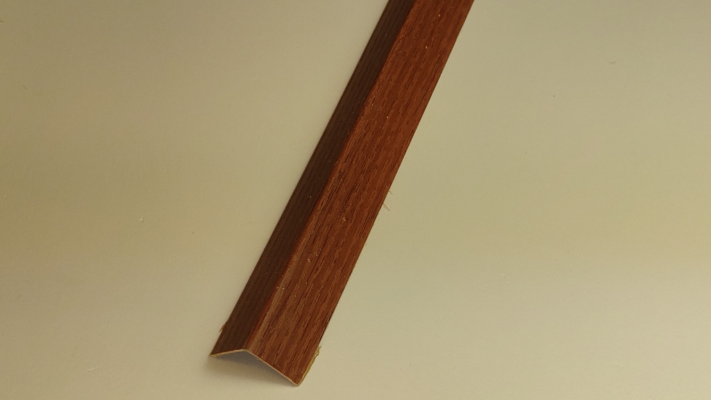 30х30 mm LТU004-3030 Орех антик Угол текстур.