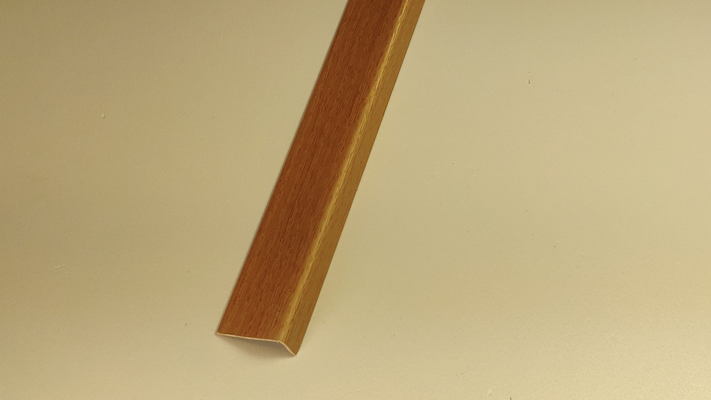 20х10 mm LU027-2010 Бук Угол текстур. арочный