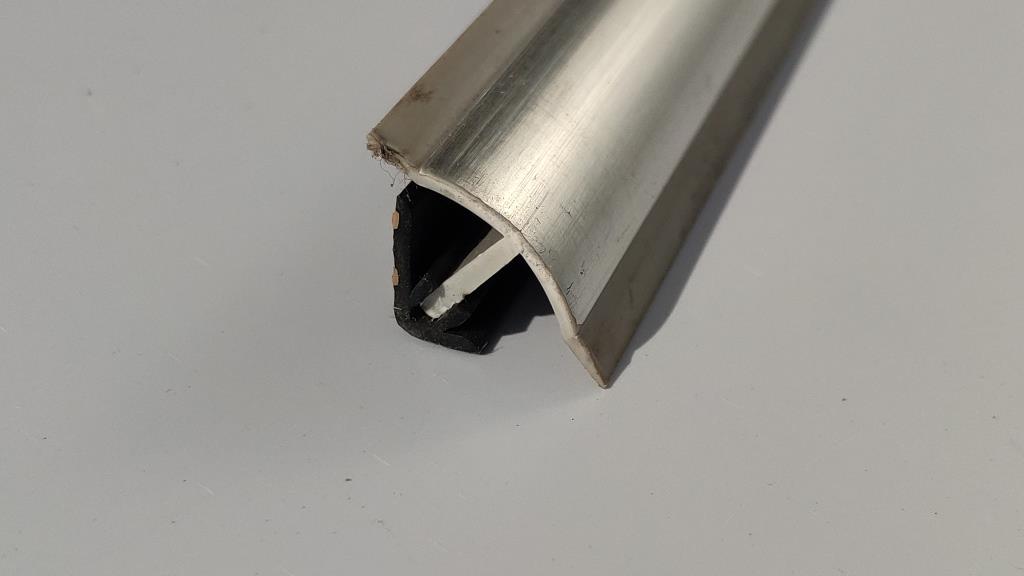 Галтель ПВХ с мягким краем выпуклая 14*14*3м ал032