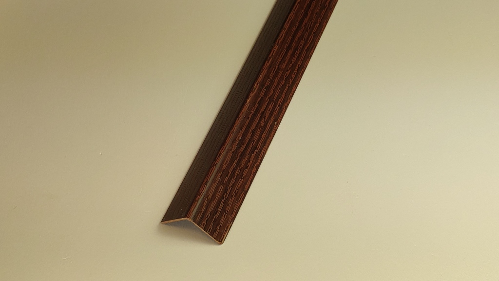 15х15 mm LU014-1515 Каштан  Угол текстур.