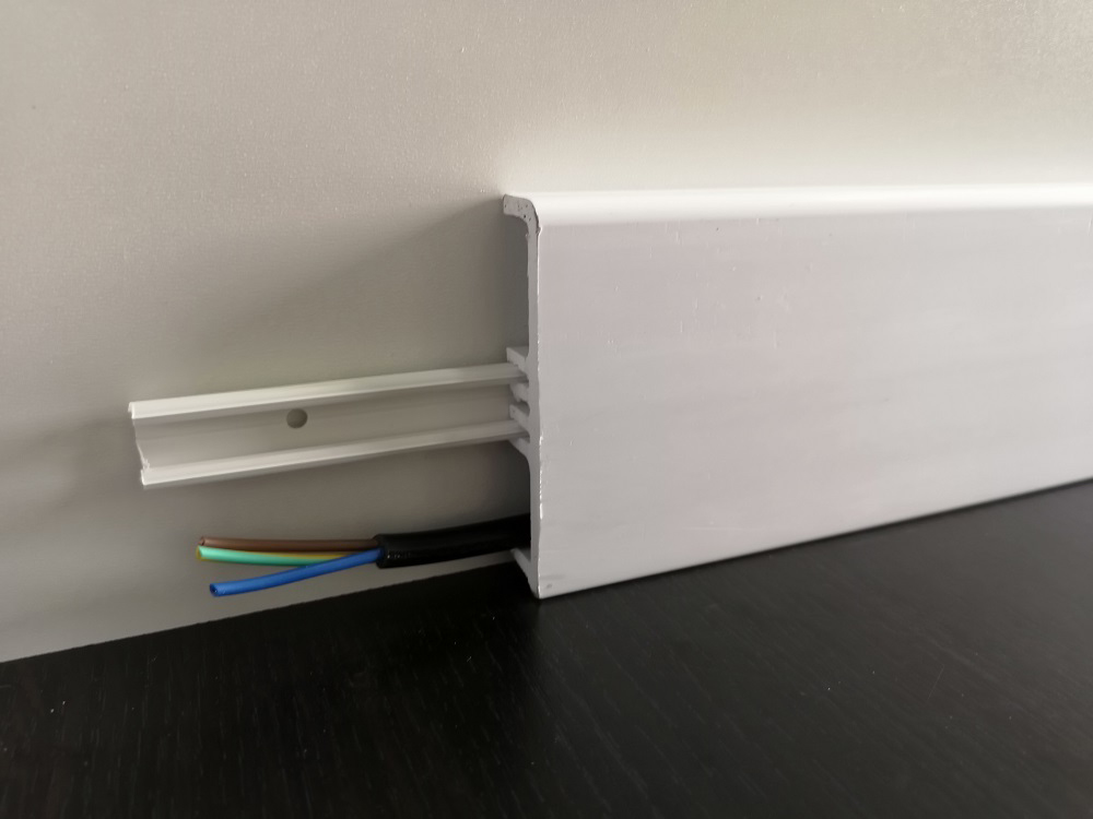 Плинтус из вспененного ПВХ Durable Smart 80 мм, 2,4 м