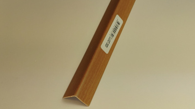 20х20 mm LU027-2020 Бук Угол текстур.